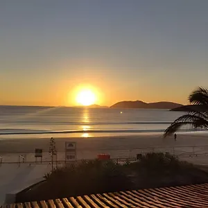 https://flat-1a-vista-panormica-mar-com-piscina-e-wi-fi.cabofriohotels.org